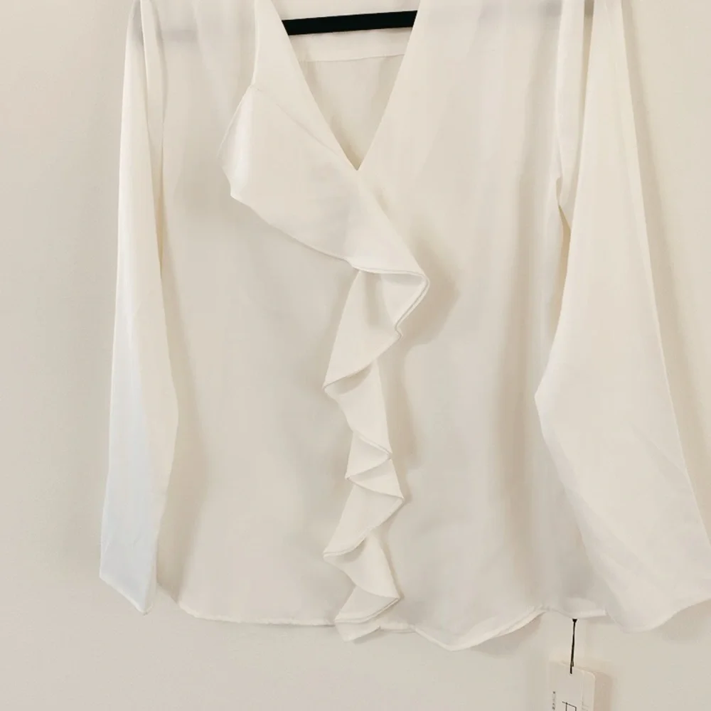 White romantic v neck ruffle blouse - Picture 8 of 10